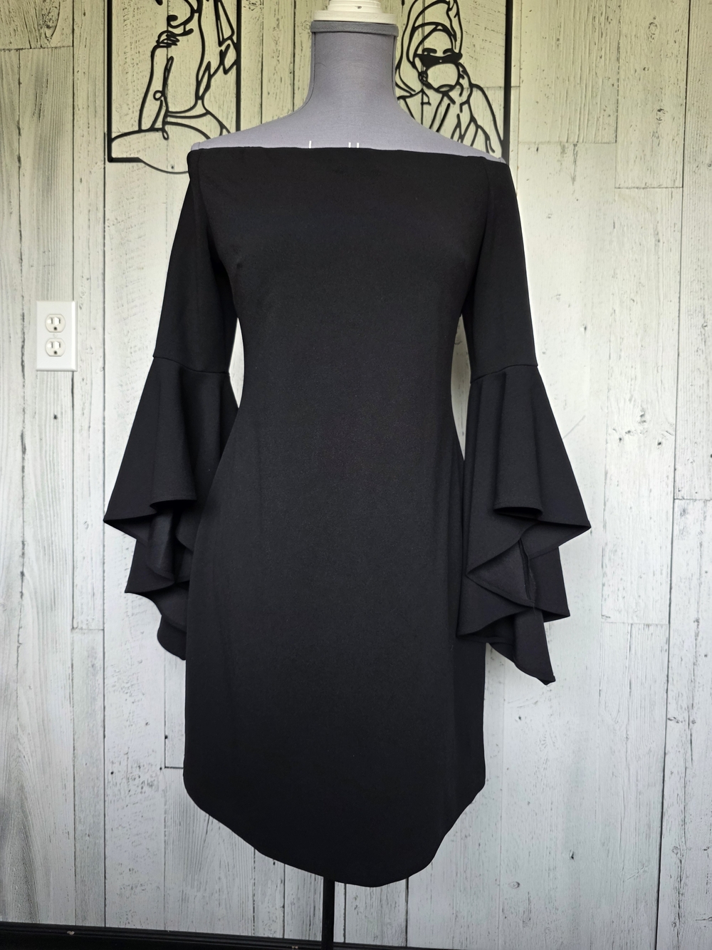 Vince Camuto Black Off-the-Shoulder Bell Sleeve Cocktail Dress Medium Going Out